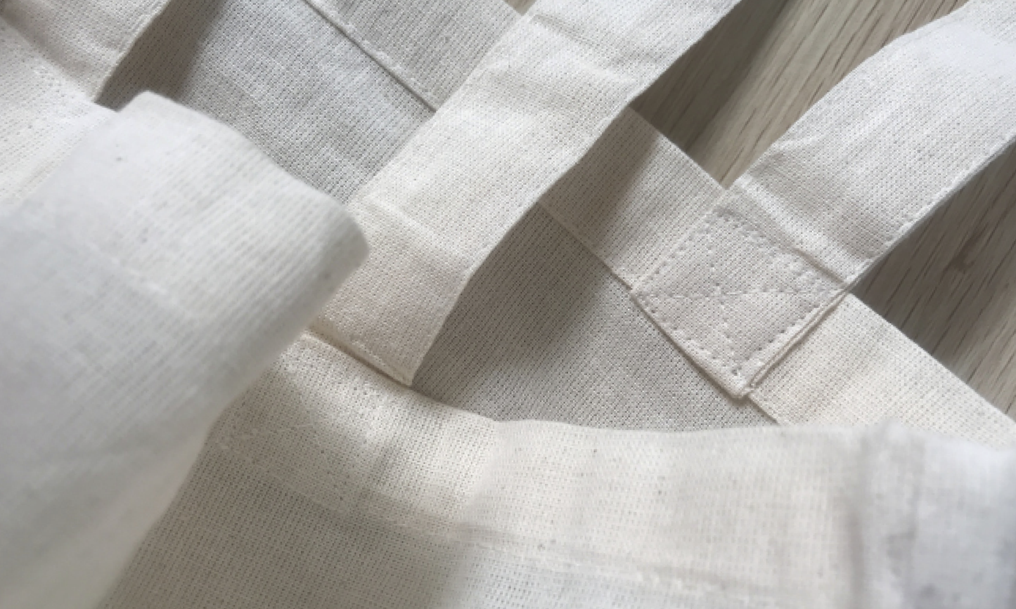 Tote bag ski "skieur ou skieuse dans la montagne"