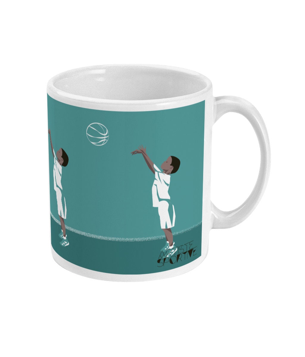 Basketball-Tasse oder Tasse „Der Junge, der Basketball spielt“ – anpassbar