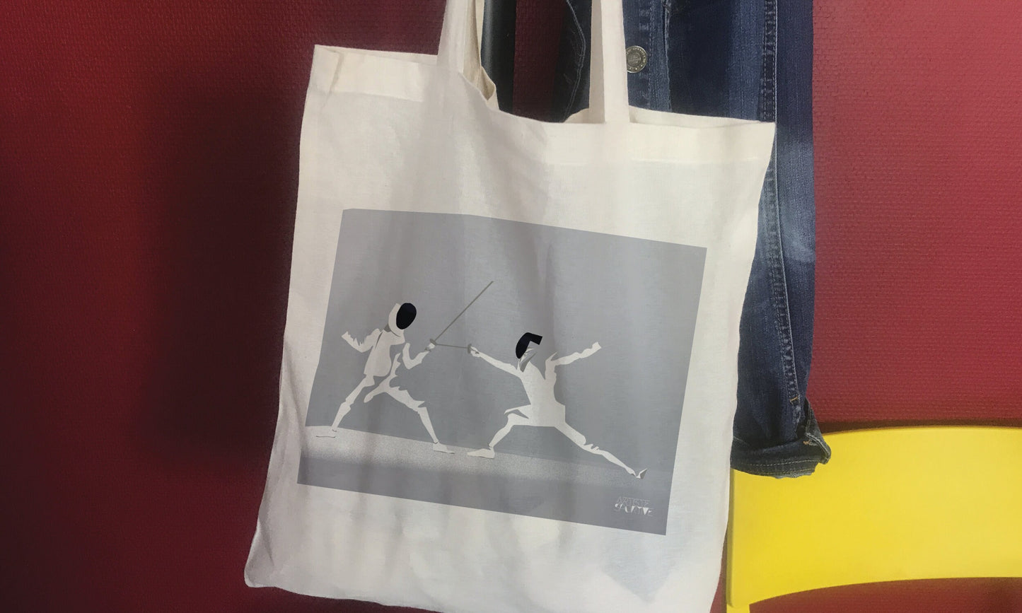 Tote bag or “fencing in white” bag