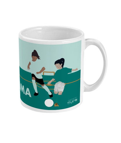 Tasse ou mug football "Les deux footballeuses" - personnalisable