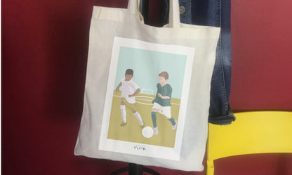 Tote bag ou sac football "Les deux footballeurs" - personnalisable